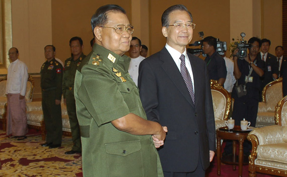 Chinese Premier Wen Jiabao shakes hands with Myanmar’s Senior General Than Shwe during a meeting in the country’s capital Naypyidaw