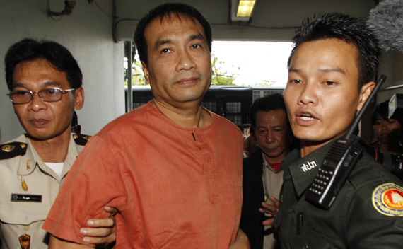 Joe Gordon arrives at the Bangkok Criminal Court December 8, 2011. The U.S. citizen was given 2-1/2 years in prison on Thursday for insulting the Thai monarchy, the latest in a series of draconian sentences handed down for lese-majeste and one that could cause friction with the United States.