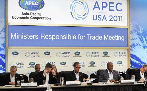 U.S. Trade Representative Ron Kirk (2nd R) makes opening remarks at the Asia-Pacific Economic Cooperation meetings in Big Sky, Montana May 19, 2011. REUTERS/Rick Wilking