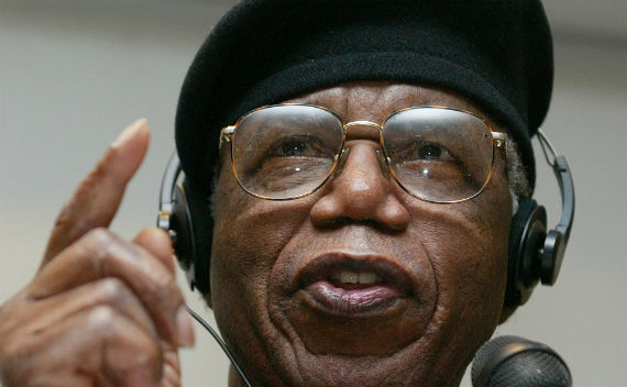Chinua Achebe Refuses National Honor