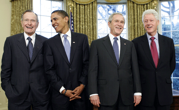 From L-R, former President George H.W. Bush, President-elect Barack Obama, President George W. Bush, former President Bill Clinton and former President Jimmy Carter meet in the Oval Office of the White House in Washington January 7, 2009. REUTERS/Kevin Lamarque (UNITED STATES)