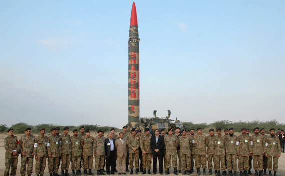 Pakistan’s Chief of Army Staff General Ashfaq Parvez Kayani (C) with senior army officials and scientists of Pakistan Army?s Strategic Force Command (ASFC) pose for a photograph before test firing the Shaheen-1 (Hatf-IV) Medium Range Ballistic Missile with a range of 700 kilometers at undisclosed loaction January 25, 2008. Pakistan’s army chief dismissed on Friday fears that the country’s nuclear weapons could fall into the hands of Islamic militants as the military test fired a nuclear-capable missile. REUTERS/Stringer (PAKISTAN)