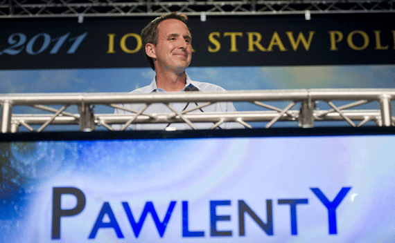 Tim Pawlenty speaks during the Iowa straw poll in Ames, Iowa August 13, 2011. REUTERS/Daniel Acker 