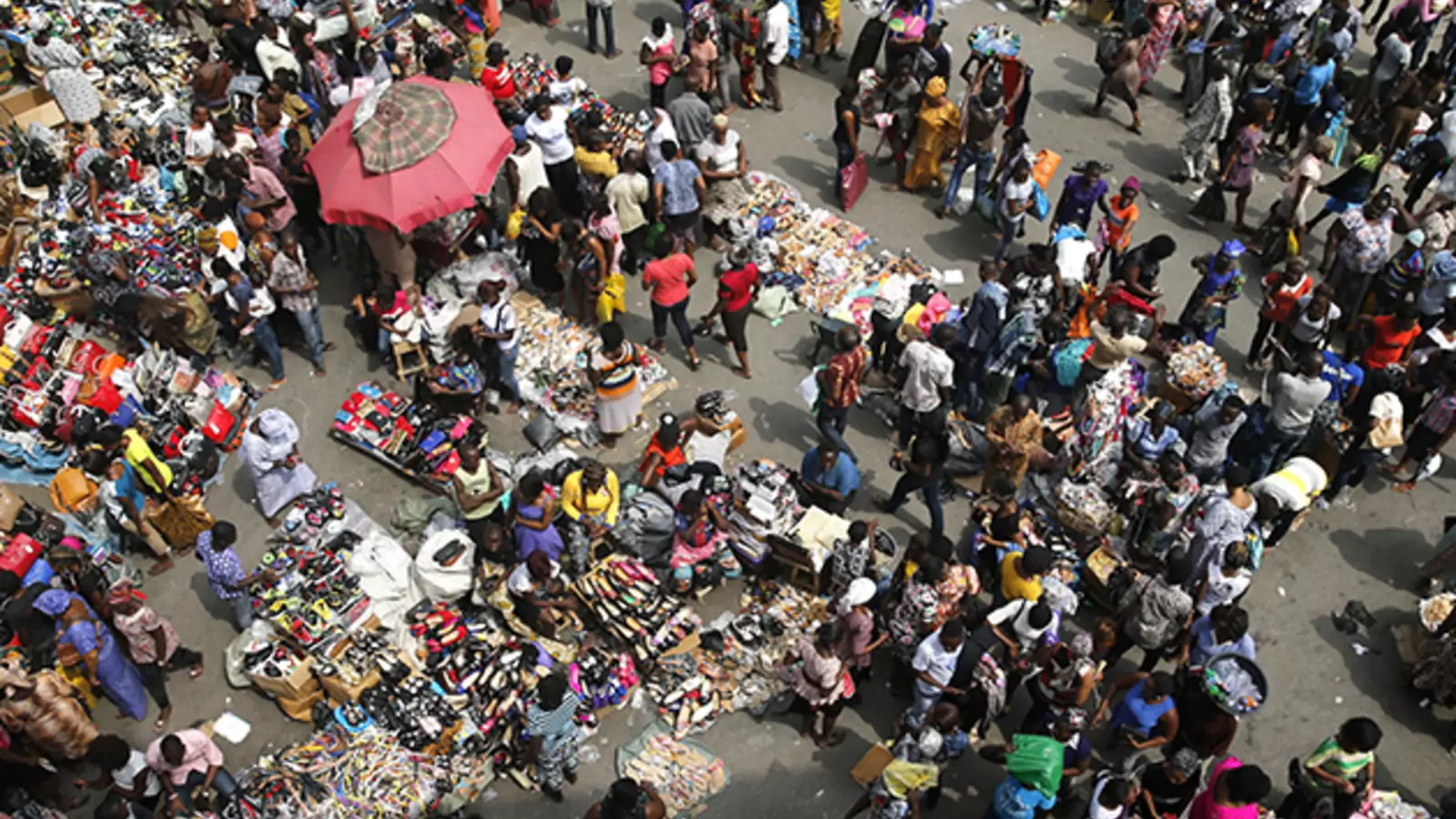 A crowded market square in the Nigerian city of Lagos.