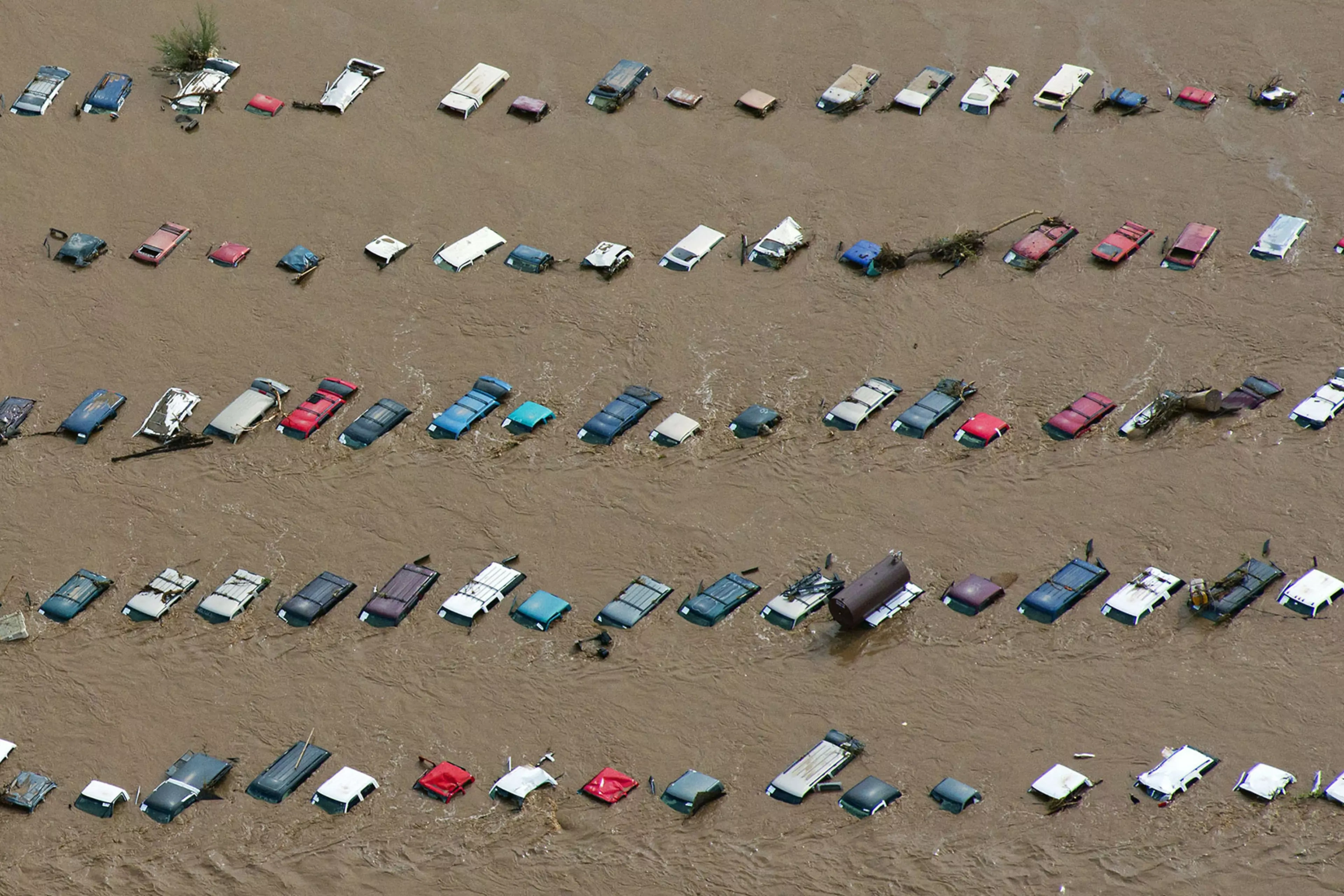 Следствием изменения климата является повышенная вероятность рекордных наводнений.