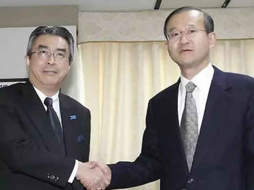 SK nuclear envoy Lim Sung-nam and Japanese counterpart Shinsuke Sugiyama_Courtesy Yonghap News