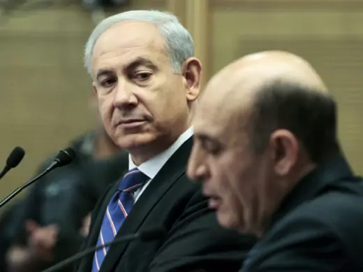 Israeli prime minister Benjamin Netanyahu and new Kadima head Shaul Mofaz give a joint press conferece on May 8, 2012