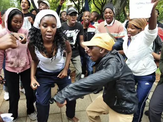 Students shout slogans during a protest at the University of Johannesburg 04/03/2010.