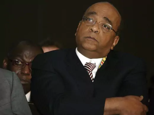Sudanese-born telecommunications entrepreneur Mo Ibrahim listens during a conference promoting good governance in Africa, in Tanzania's capital Dar es Salaam 15/11/2009.