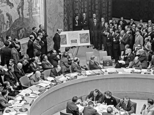 U.S. ambassador to the UN Adlai Stevenson presents evidence of Soviet missiles in Cuba at the UN Security Council on October 25, 1962. (UN Photo/MH)