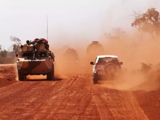 French troops drive to Segou 16/01/2013. 