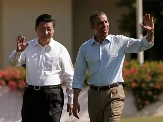 U.S. President Barack Obama and Chinese President Xi Jinping walk the grounds at The Annenberg Retreat at Sunnylands in Rancho Mirage, California on June 8, 2013. (Kevin Lamarque/Courtesy Reuters)