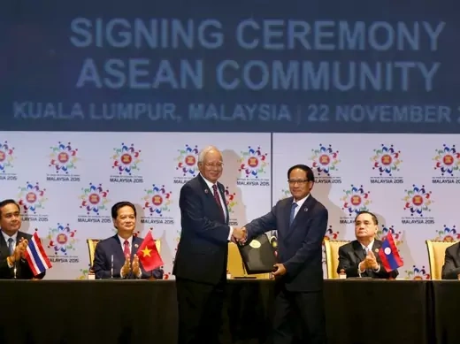 ASEAN-community-signing
