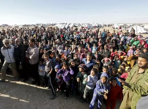 RTX22FG3_refugee crowd_Muhammad Hamed