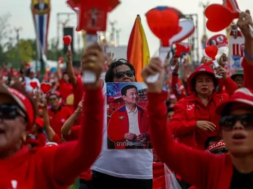 Thaksin-red shirts