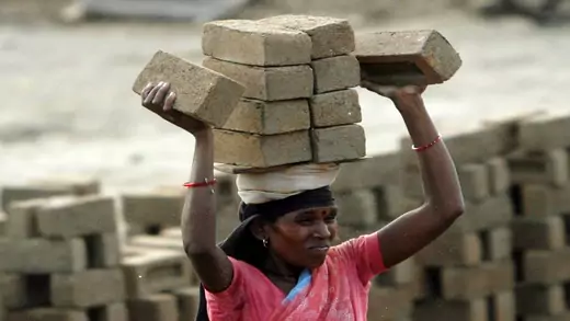 India-brick-factory-female-workerRTXE1N8.jpg