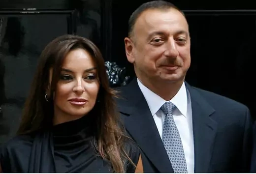 Azerbaijan-wife_RTSZYBX