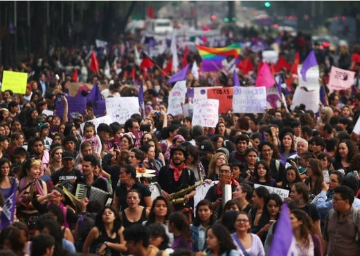 Women-march-Mexico_RTS1220Z