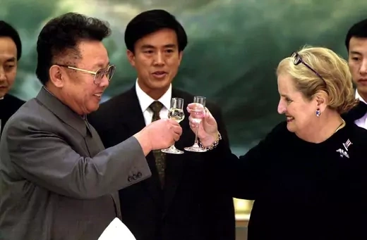 Kim Jong-il toasts U.S. Secretary of State Madeleine Albright in North Korea. 