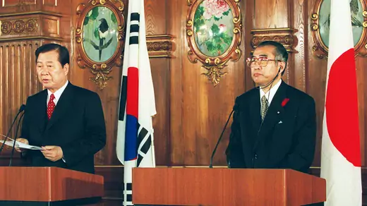 South Korean President Kim Dae-jung speaks at a joint news conference with Japan's Prime Minister Keizo Obuchi at the Akasaka state guesthouse in Tokyo on October 8, 1998. 