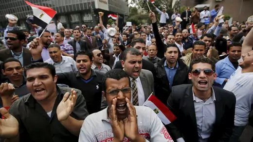 Unemployed graduates shout anti-government slogans during a protest, to demand the government to offer them jobs, in front of the parliament headquarters in Cairo, March 27, 2016, where Egyptian Prime Minister Sherif Ismail was speaking