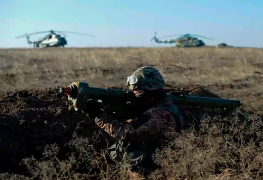 Ukrainain seviceman attends a military drills near Urzuf village not far from the city of Mariupol, eastern Ukraine on November 29, 2018.