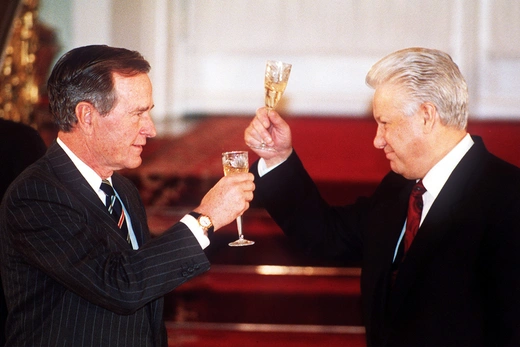 Photo showing Russian President Boris Yeltsin, right, toasting U.S. President George H.W. Bush after signing the START II treaty in Moscow.