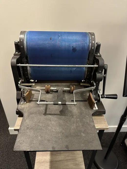 The mimeograph machine shown at the exhibition. 