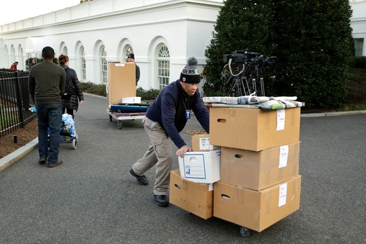 Movers taking boxes out the White House on President Barack Obama’s last full day in office, January 19, 2017. Yuri Gripas/Reuters