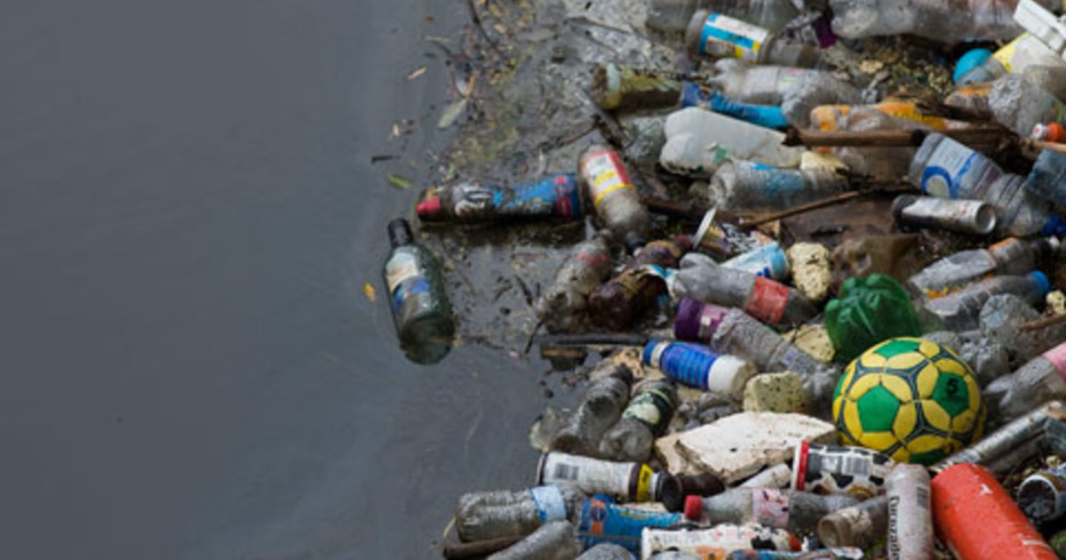 https://cdn.cfr.org/sites/default/files/styles/open_graph/public/image/2020/03/plastic-waste-along-shoreline-480-320.jpg