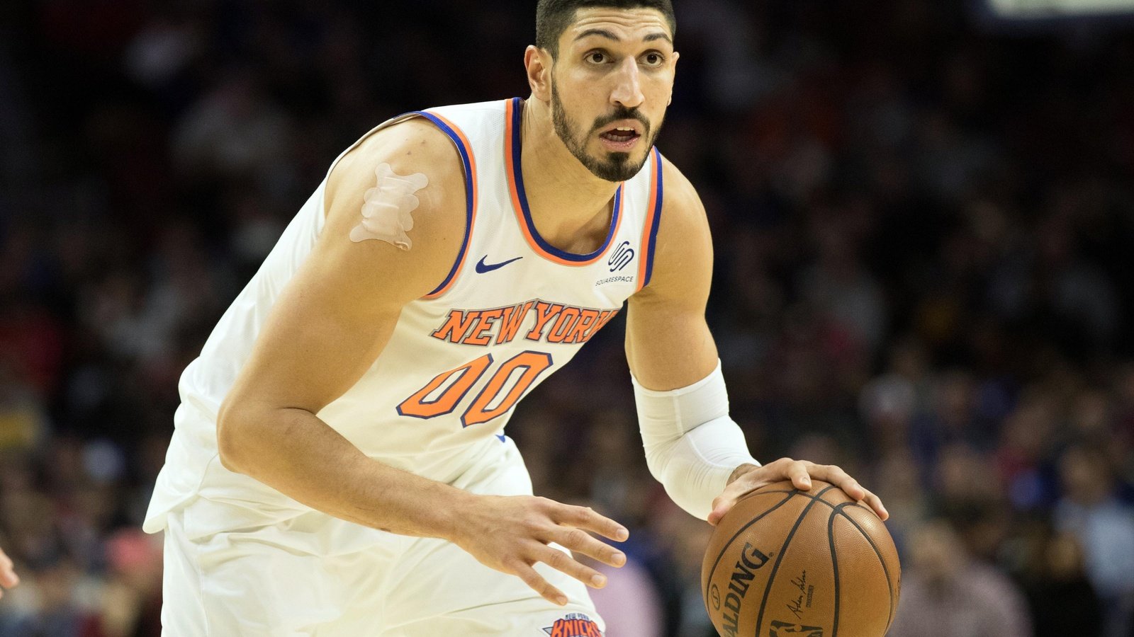 Christmas surprise: Knicks win one with defense 