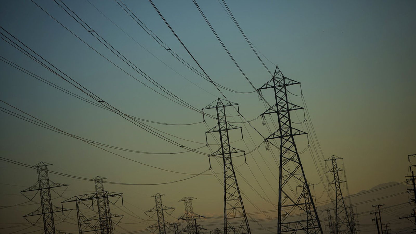 How Does the U.S. Power Grid Work?