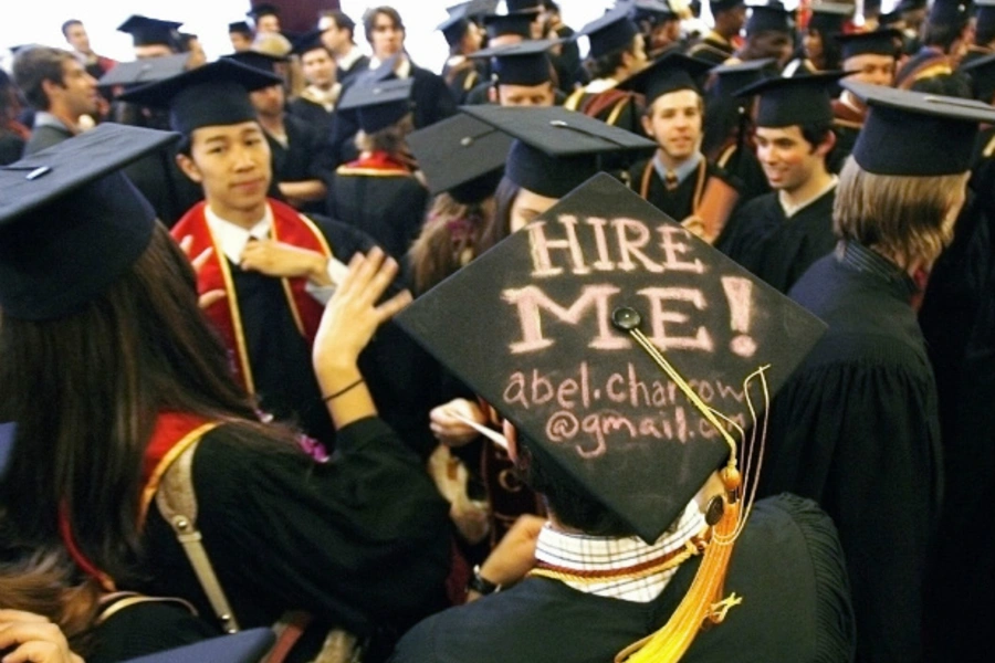 Graduating student Abel Charrow advertises to potential employers at the University of Southern California’s May 2007 commencement. (Mario Anzuoni/Courtesy Reuters)