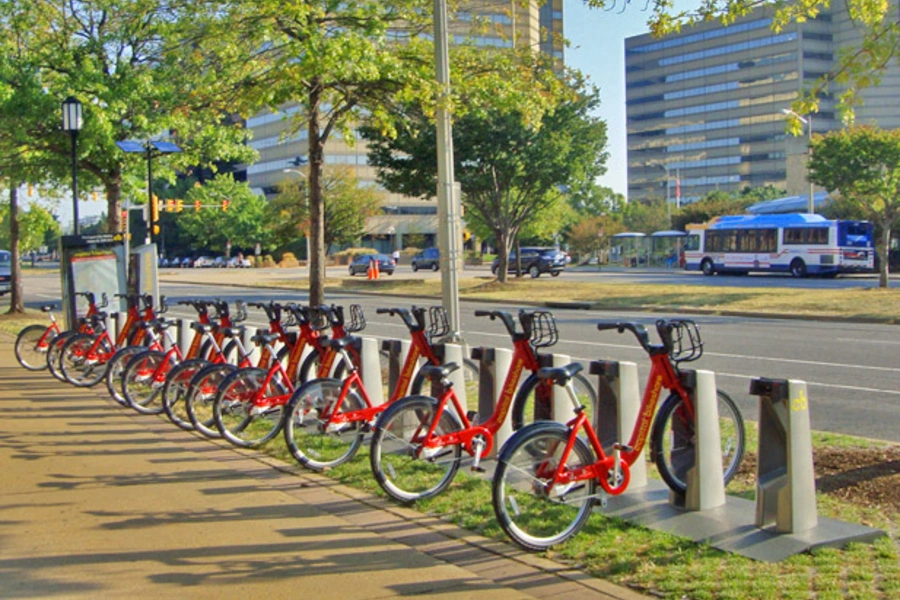 Capital Bikeshare rental site in Pentagon City, Arlington, VA (Wikimedia Commons).