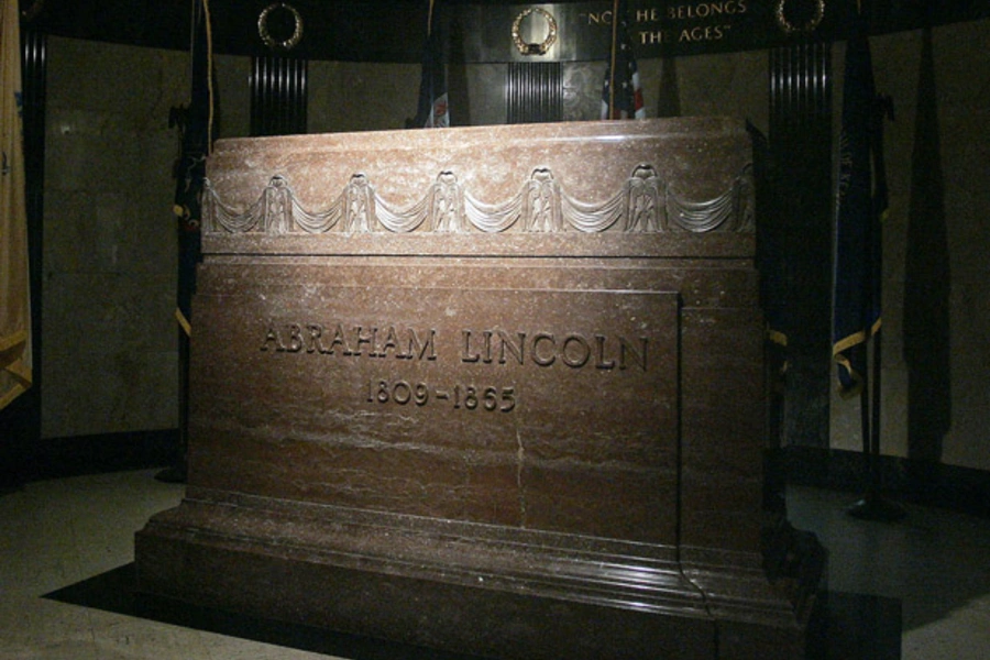 Abraham Lincoln's tomb which President John F. Kennedy visited after speaking at the Illinois State Fairgrounds on October 19, 1962. (Frank Polich/ courtesy Reuters)