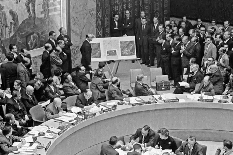 U.S. ambassador to the UN Adlai Stevenson presents evidence of Soviet missiles in Cuba at the UN Security Council on October 25, 1962. (UN Photo/MH)