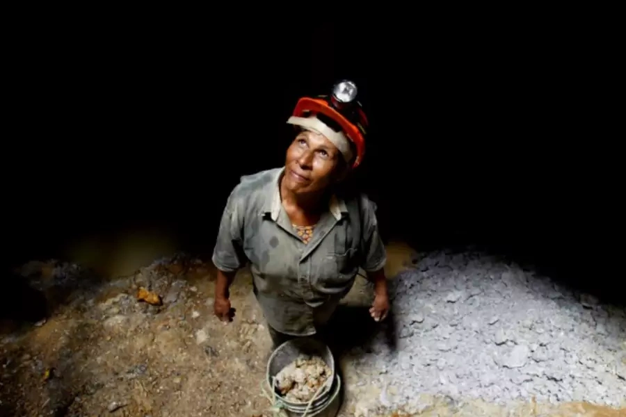 A female small scale gold miner working in Nicaragua, 2006 (Courtesy Reuters/Oswaldo Rivas).