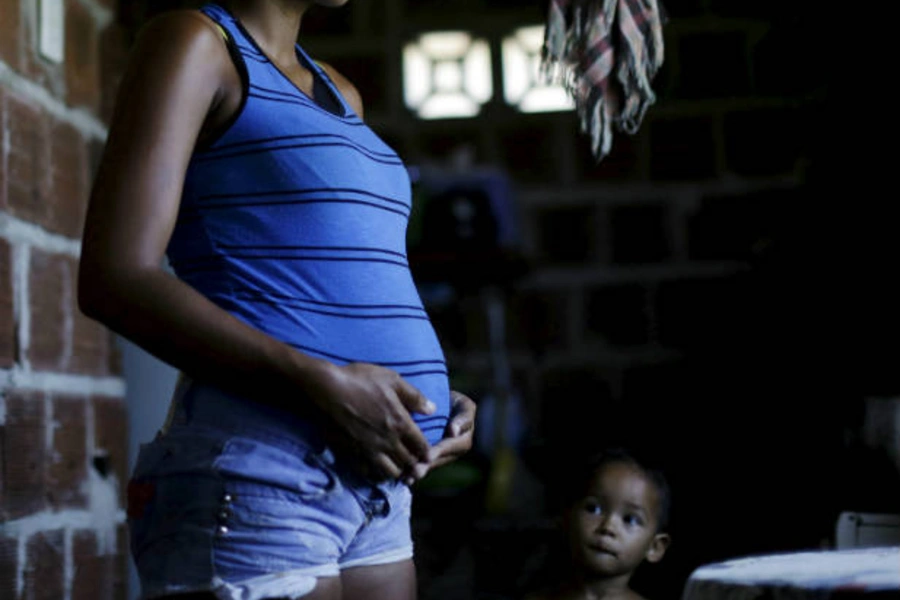 Woman brazil recife slum pregnant Zika