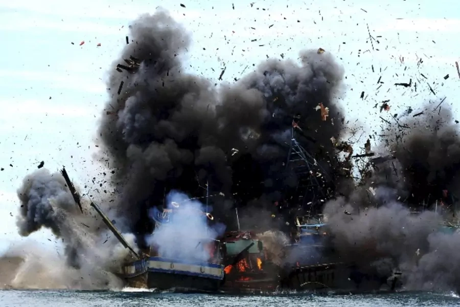 Indonesia-destroys-fishing-boats