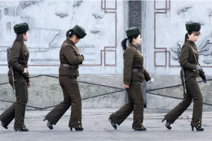 women soldiers north korea DMZ