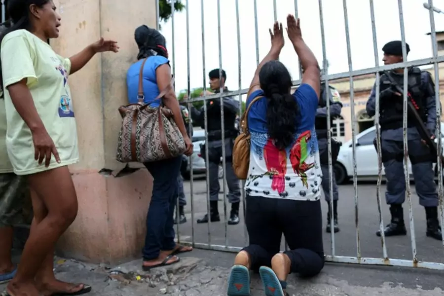 Relatives of inmates react in front of Desembargador Raimundo Vidal Pessoa jail in the center of the Amazonian city of Manaus, Brazil, January 8, 2017 (Reuters/Michael Dantas).