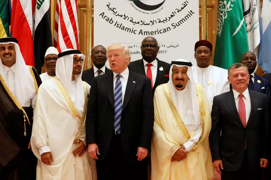 (Front R-L) Jordan's King Abdullah II, Saudi Arabia's King Salman, U.S. President Donald Trump, Abu Dhabi Crown Prince Sheikh Mohammed bin Zayed al-Nahyan and Qatar's Emir Sheikh Tamim Bin Hamad Al-Thani pose for a photo (Jonathan Ernst/Reuters).