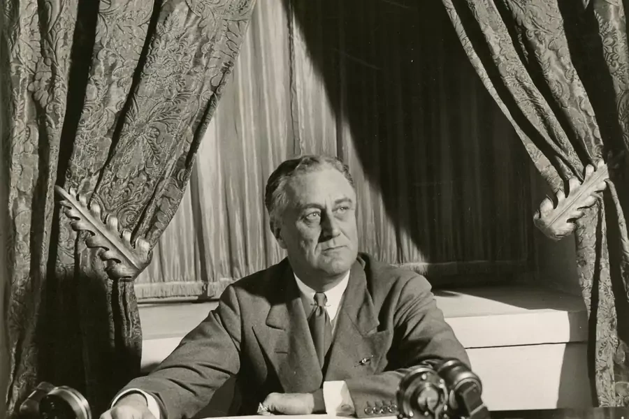 FDR gives a fireside chat 