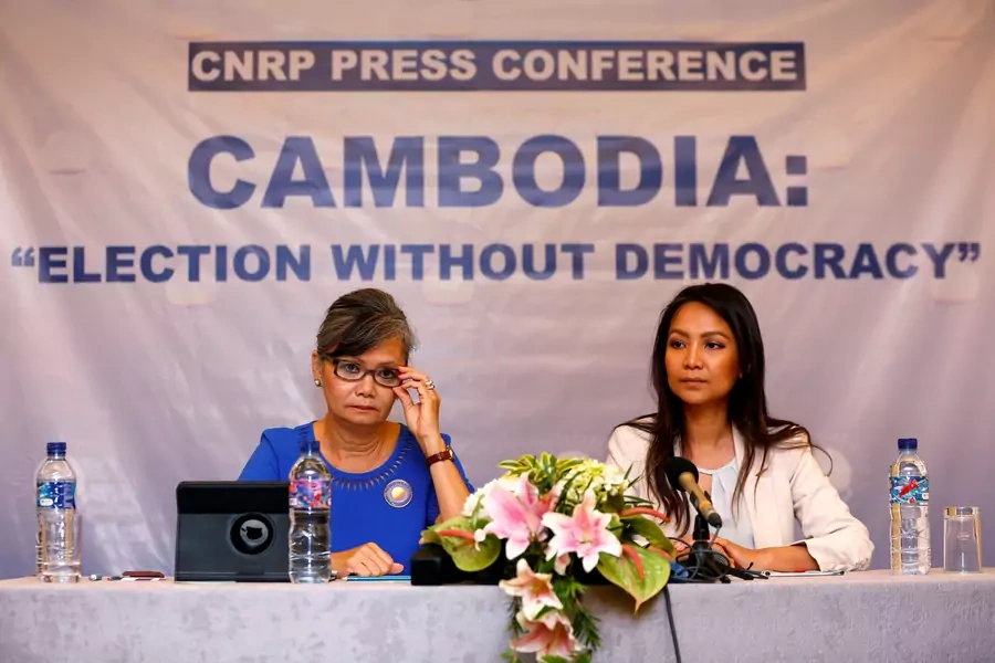 Vice President of the Cambodia National Rescue Party (CNRP), Mu Sochua (L) and CNRP's Deputy Director for Foreign Affairs, Monovithya Kem (R), hold a press conference in Jakarta, Indonesia, 2018