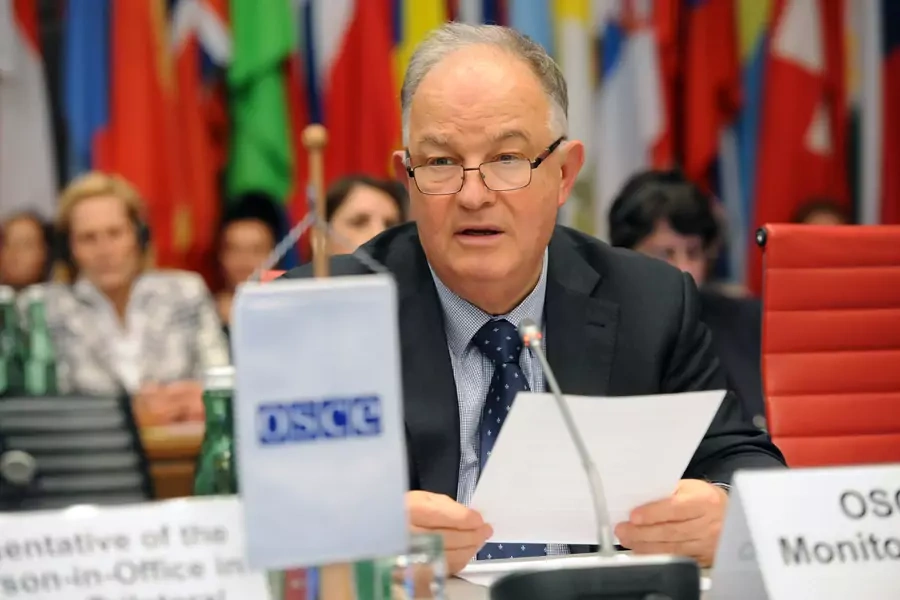 Amb. Apakan addressing the OSCE Permanent Council in Vienna.