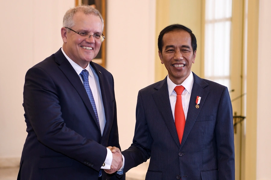 Indonesian President Joko Widodo shakes hands with Australian Prime Minister Scott Morrison at the presidential palace in Bogor, south of Jakarta, Indonesia on August 31, 2018.