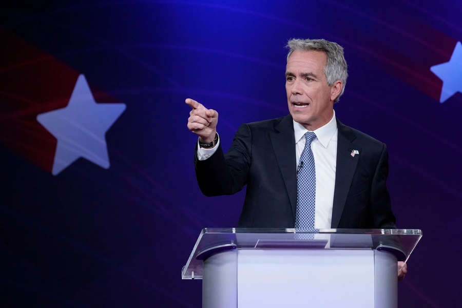 Joe Walsh speaks at speaks at the Business Insider debate in New York. Mark Kauzlarich/REUTERS