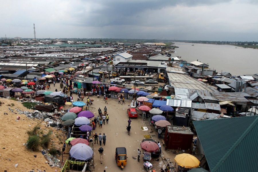 A view of the Swali market alongside the river Nun, in Yenagoa, the capital of Nigeria's oil state of Bayelsa November 27, 2012.