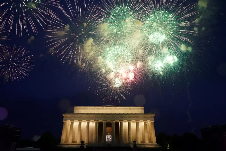 Fireworks over the Lincoln Memorial in Washington, DC, on July 4, 2019. Joshua Roberts/Reuters