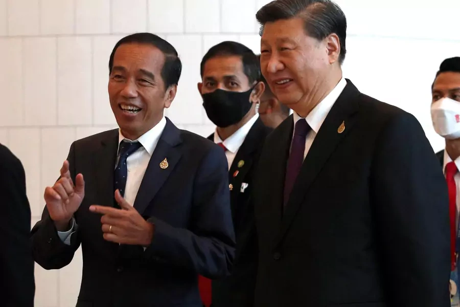Chinese President Xi Jinping chats with Indonesian President Joko Widodo after the 29th APEC Economic Leaders Meeting in Bangkok, Thailand, on November 18, 2022. 